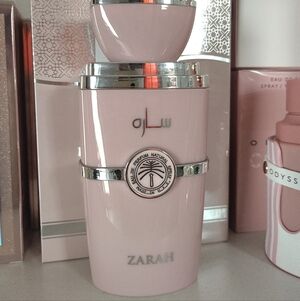 Perfume Árabe Zarah Pink Perfume Bottle